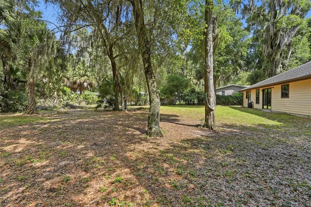 173 Little Orange Lake Drive Hawthorne FL 32640