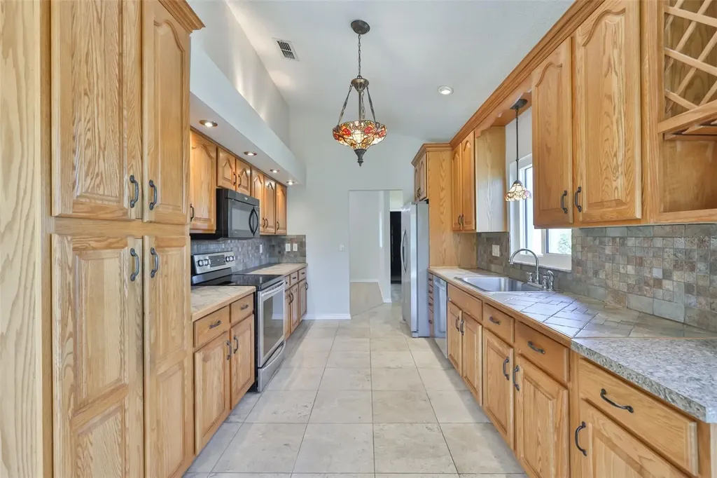 235 Linger Lane Sun City Center FL 33573