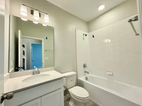 4715 E Campsite Loop Orlando FL 32824