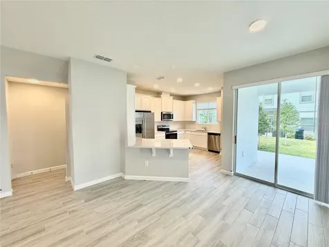 4715 E Campsite Loop Orlando FL 32824