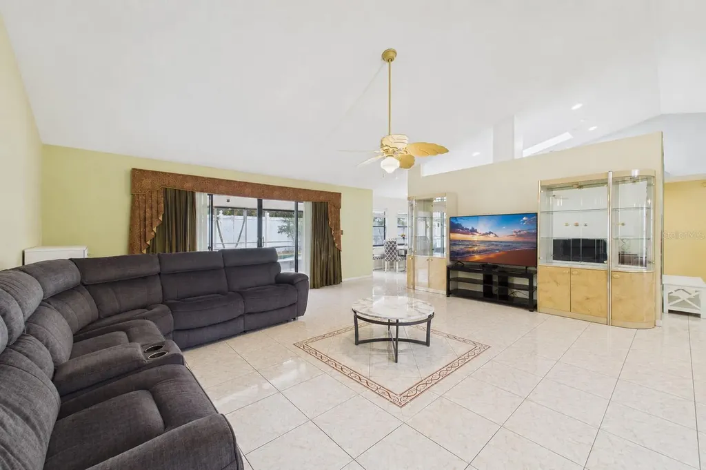 4386 Wyndcliff Circle Orlando FL 32817