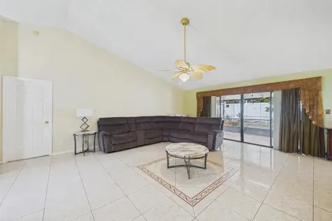 4386 Wyndcliff Circle Orlando FL 32817