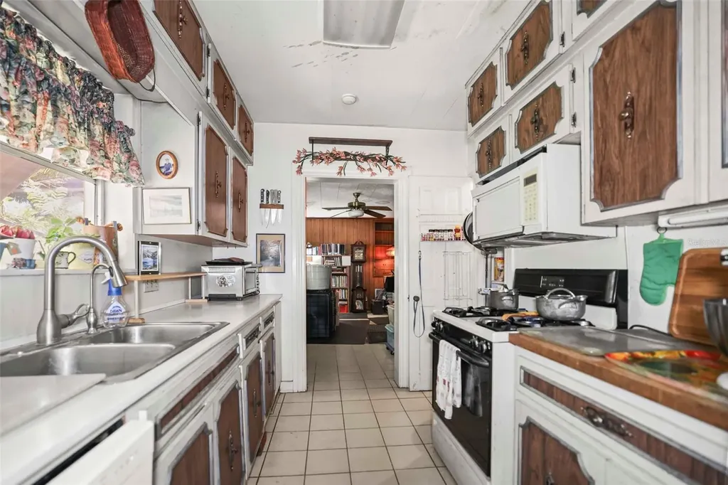 615 N Glenwood Avenue Clearwater FL 33755