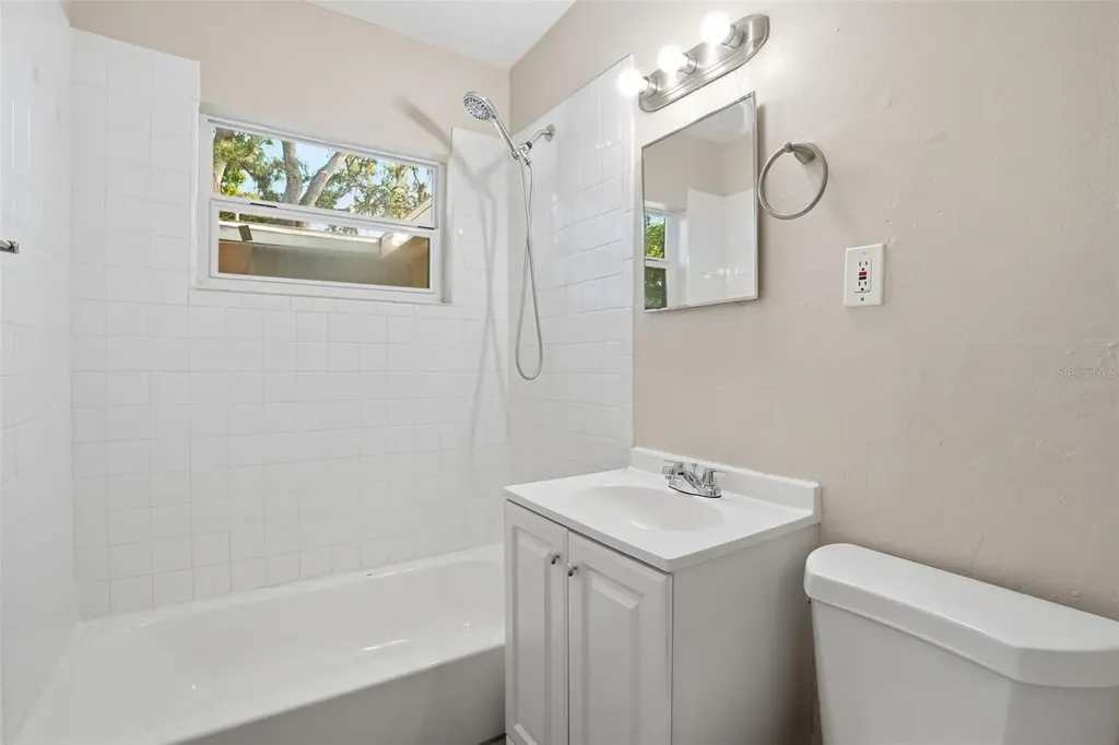 4826 S 8th Avenue S St Petersburg FL 33711