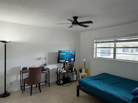 1710 Mckinley Street Hollywood FL 33020