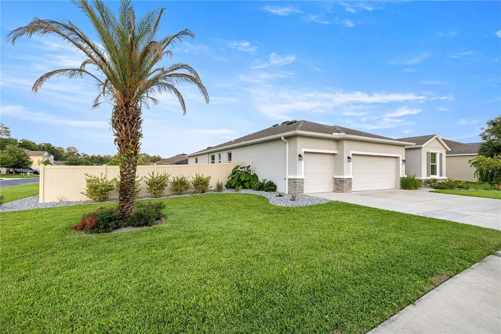 1927 NE 50th Court Ocala FL 34470