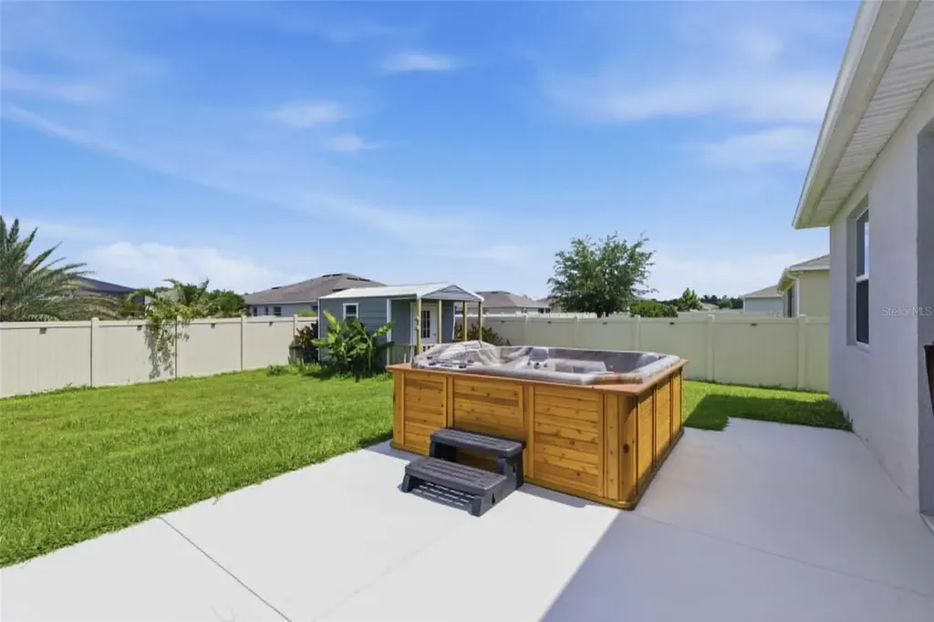 1927 NE 50th Court Ocala FL 34470
