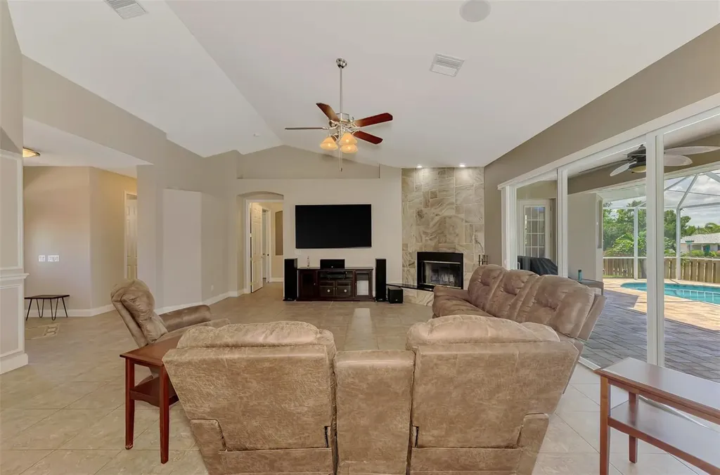 935 Graham Road Venice FL 34293