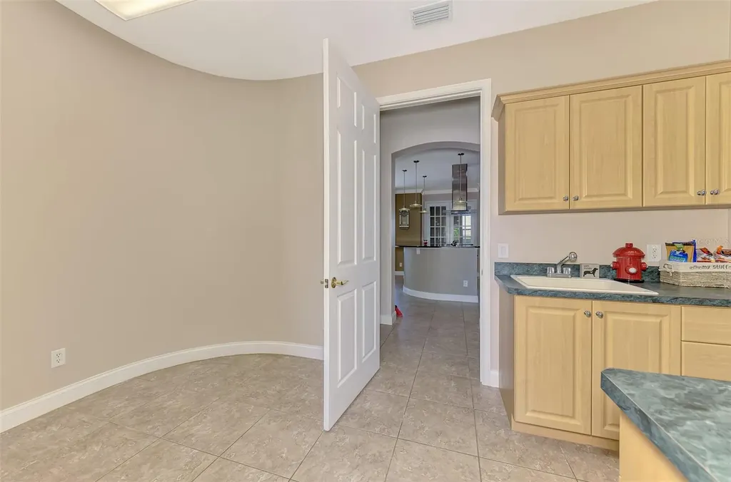935 Graham Road Venice FL 34293