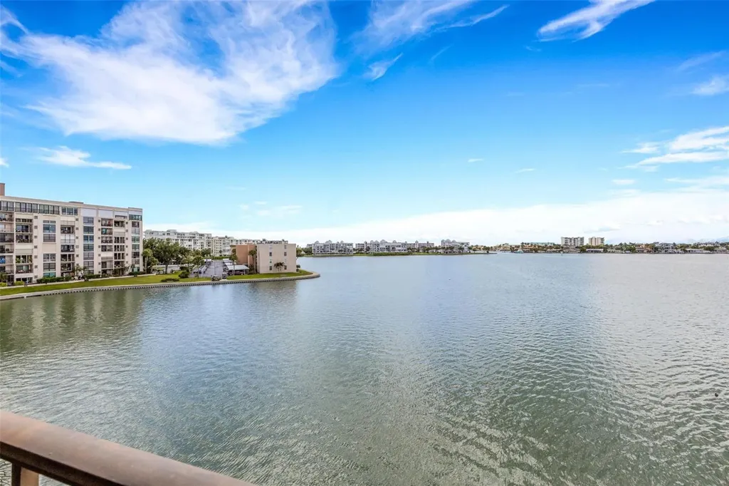 7665 Sun Island Drive S South Pasadena FL 33707