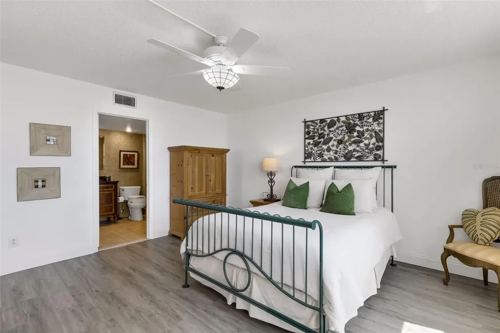7665 Sun Island Drive S South Pasadena FL 33707
