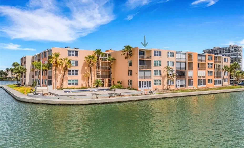 7665 Sun Island Drive S South Pasadena FL 33707