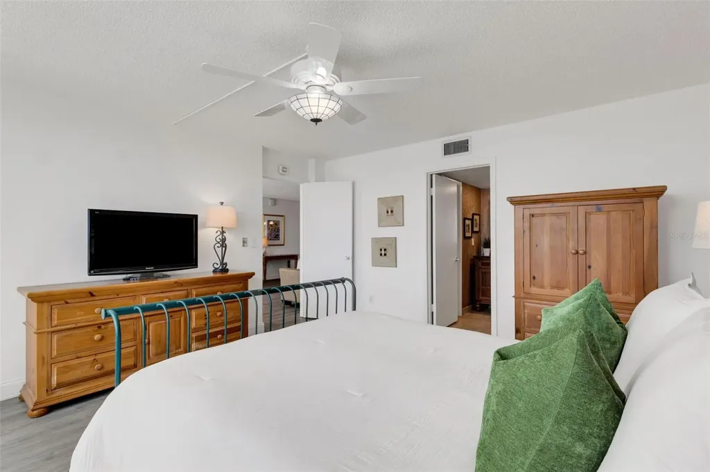 7665 Sun Island Drive S South Pasadena FL 33707