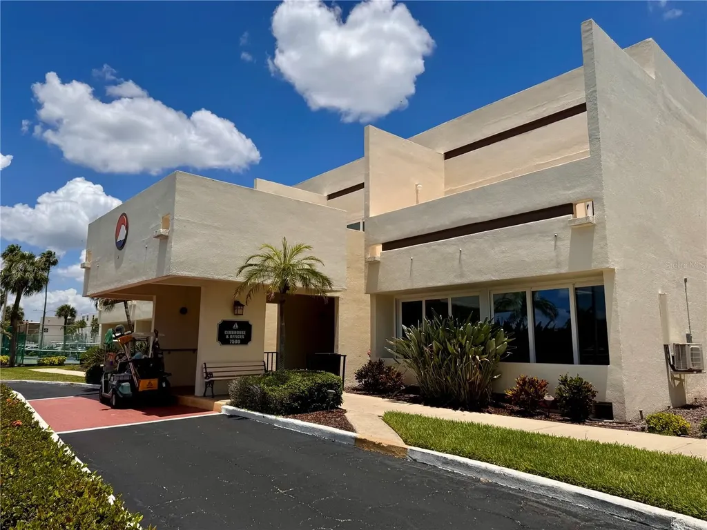 7665 Sun Island Drive S South Pasadena FL 33707