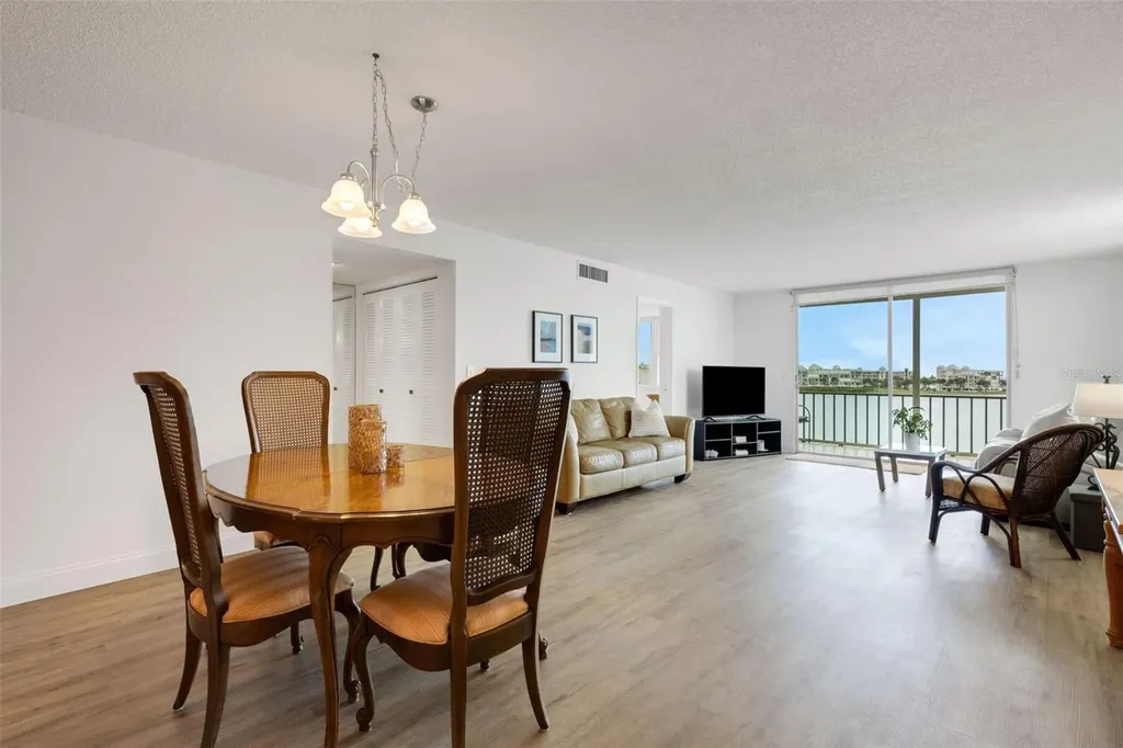 7665 Sun Island Drive S South Pasadena FL 33707