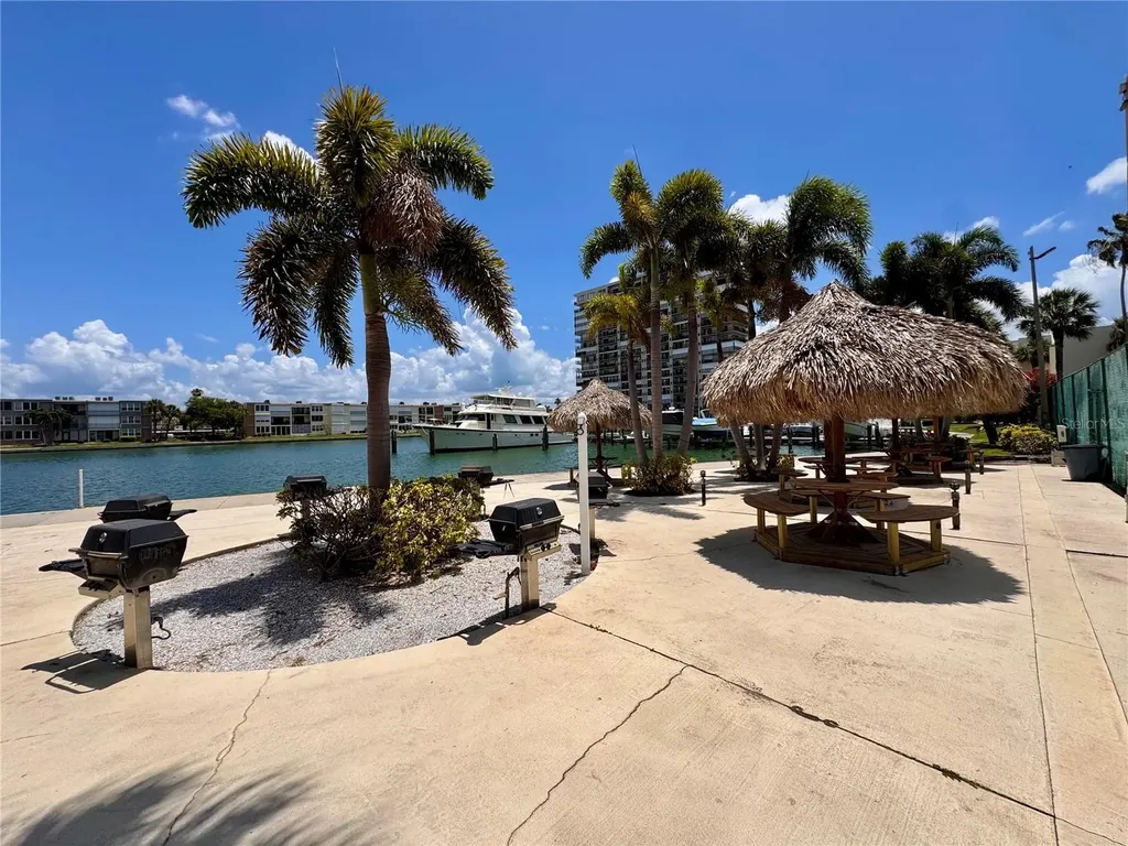 7665 Sun Island Drive S South Pasadena FL 33707