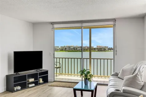 7665 Sun Island Drive S South Pasadena FL 33707