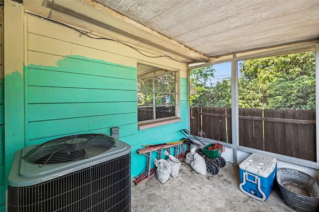 4040 19th St N St Petersburg FL 33714