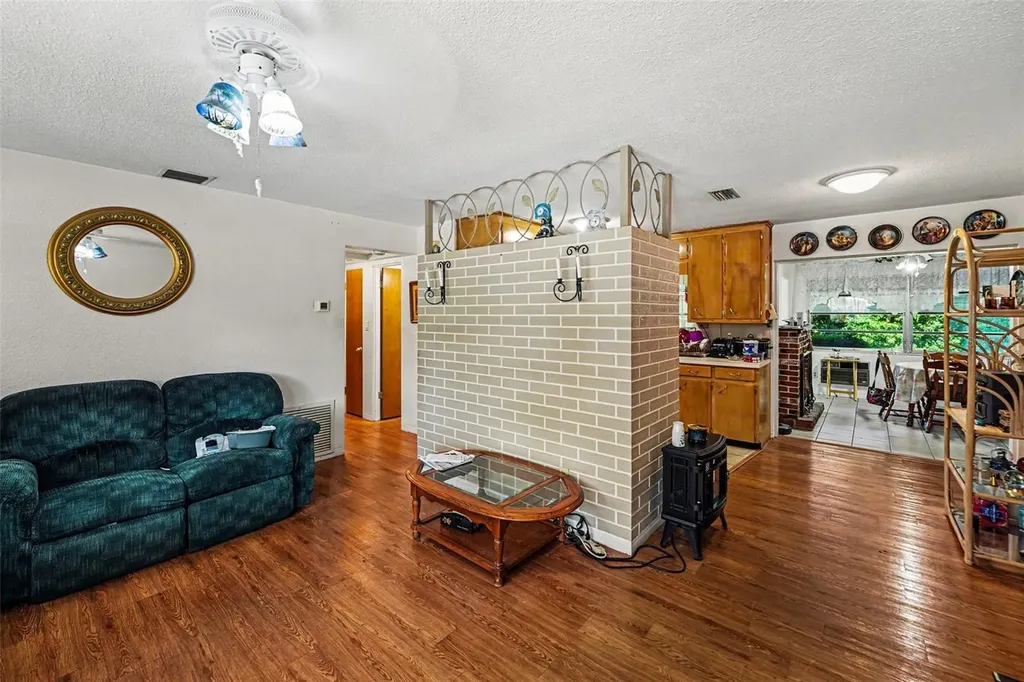 4040 19th St N St Petersburg FL 33714