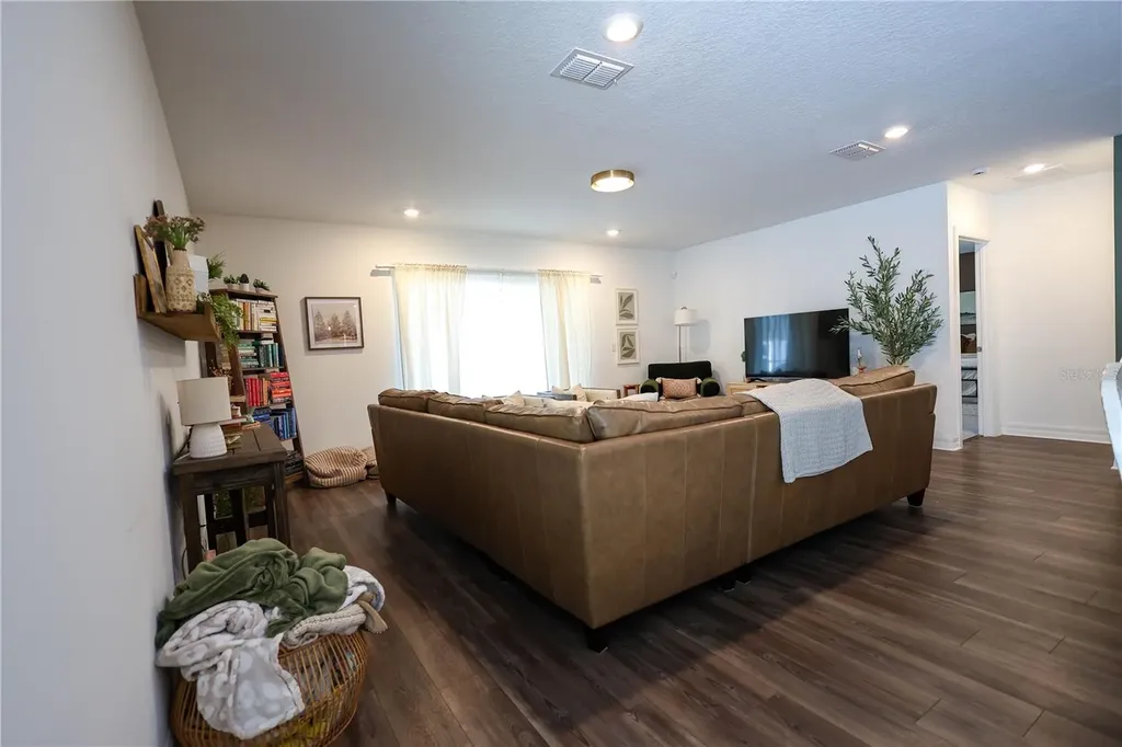 9553 Summers Cay Circle Thonotosassa FL 33592