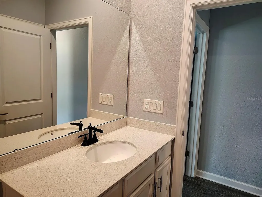 1047 Oak Bluff Drive Davenport FL 33837