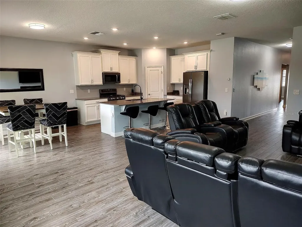 1047 Oak Bluff Drive Davenport FL 33837