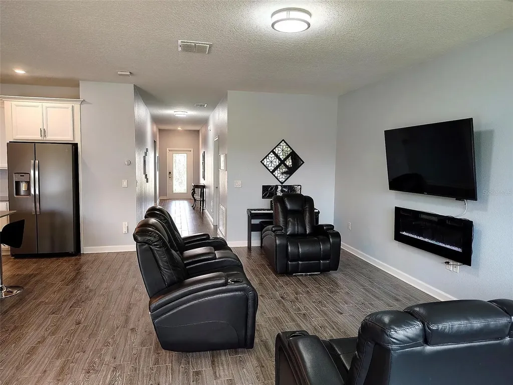 1047 Oak Bluff Drive Davenport FL 33837