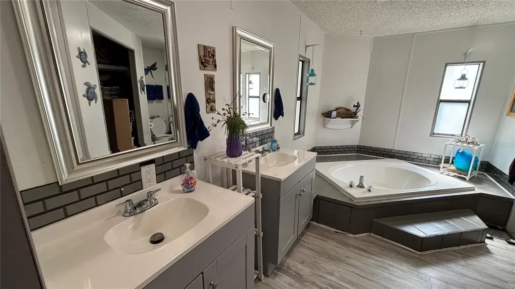 14902 NE 142nd Street Waldo FL 32694