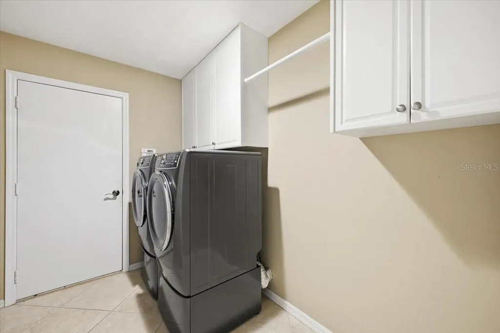 2726 Valencia Grove Drive Valrico FL 33596