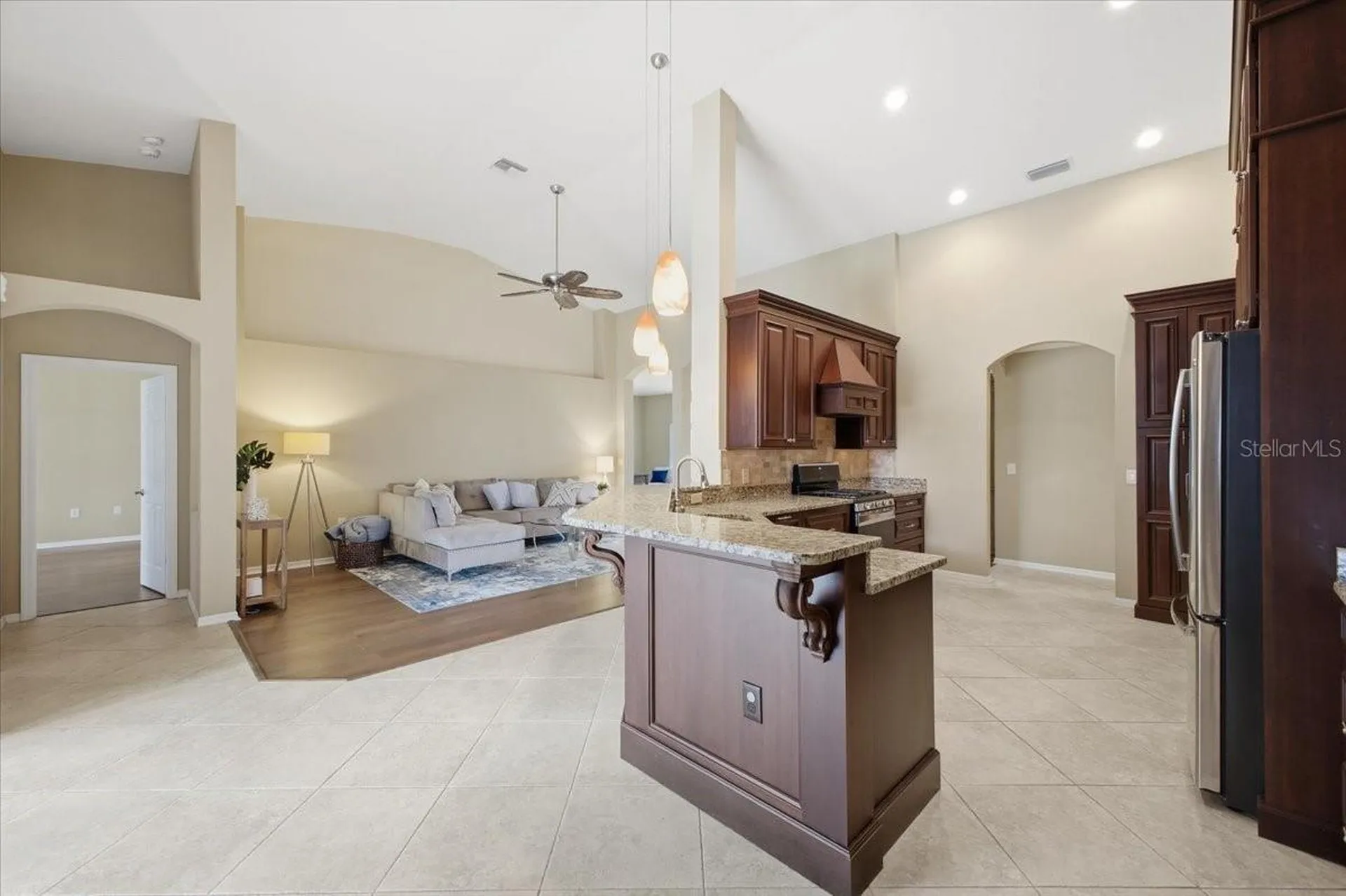 2726 Valencia Grove Drive Valrico FL 33596