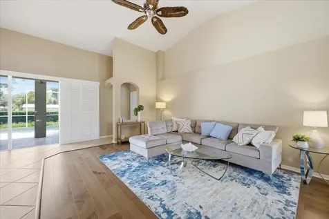 2726 Valencia Grove Drive Valrico FL 33596