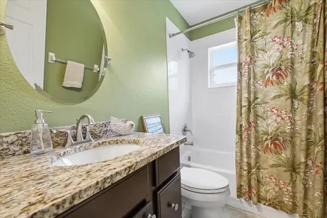 2726 Valencia Grove Drive Valrico FL 33596