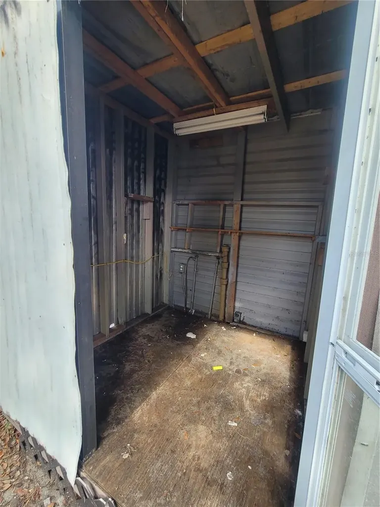 2831 N Valrico Road Seffner FL 33584