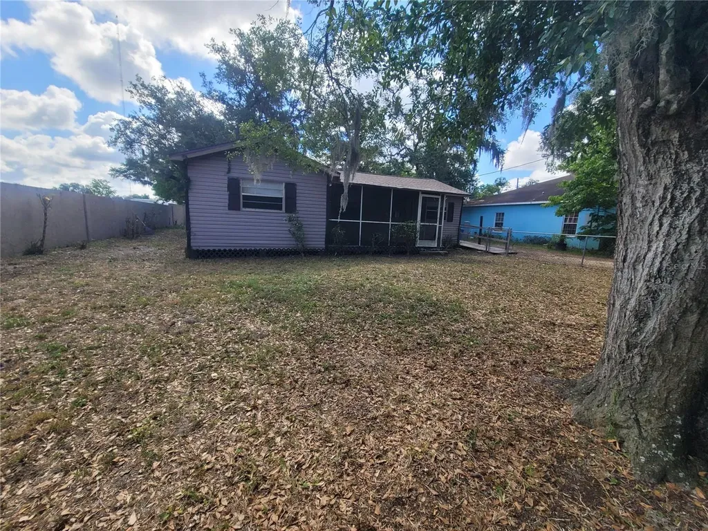 2831 N Valrico Road Seffner FL 33584
