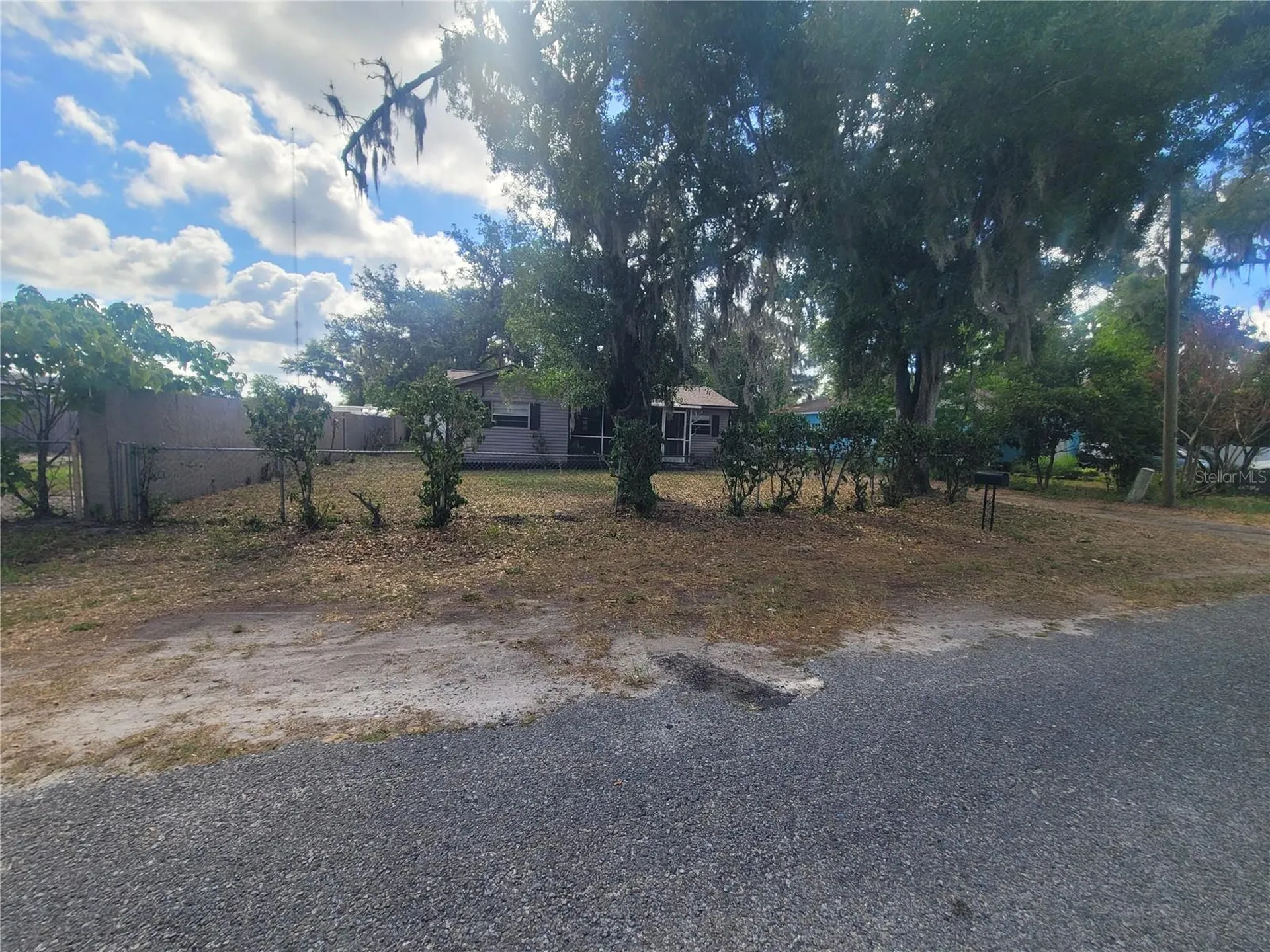 2831 N Valrico Road Seffner FL 33584