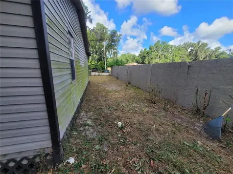 2831 N Valrico Road Seffner FL 33584