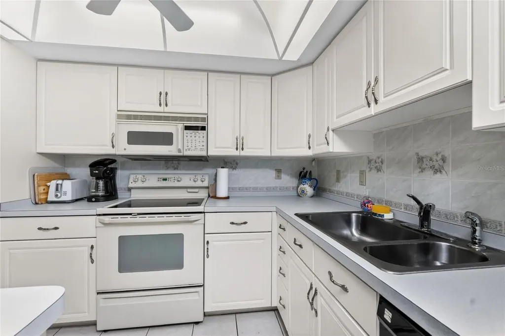 2955 N Beach Road Englewood FL 34223