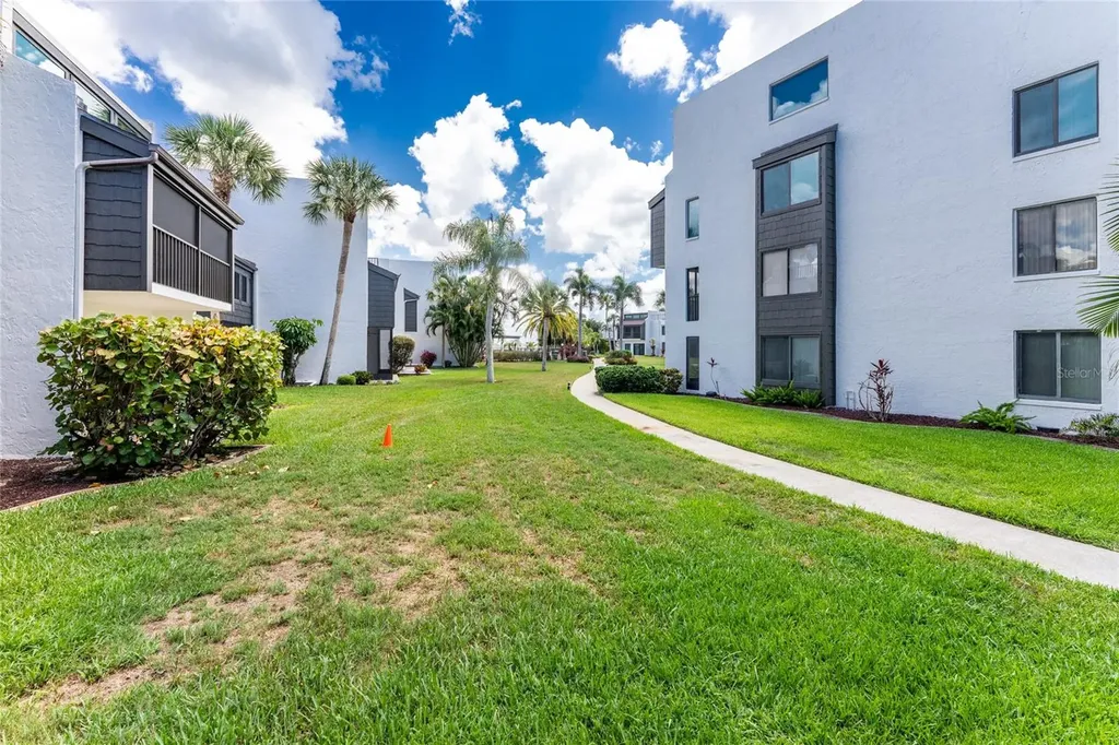 2955 N Beach Road Englewood FL 34223