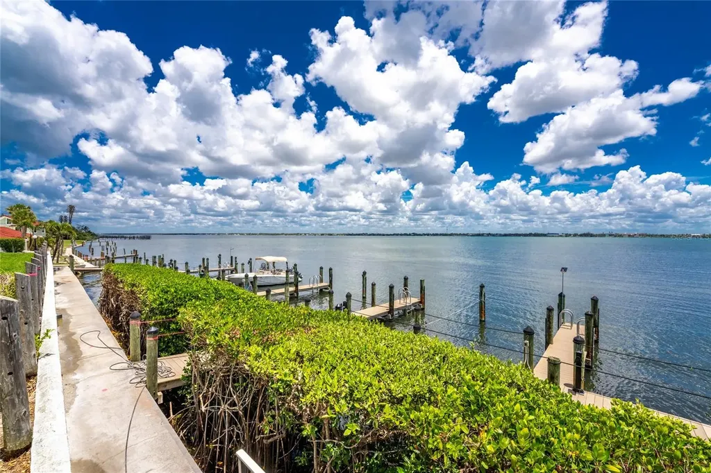 2955 N Beach Road Englewood FL 34223
