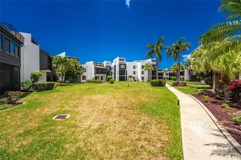 2955 N Beach Road Englewood FL 34223
