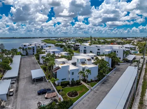 2955 N Beach Road Englewood FL 34223