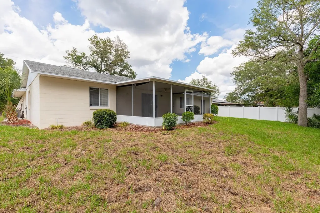 2076 S Parkton Drive Deltona FL 32725
