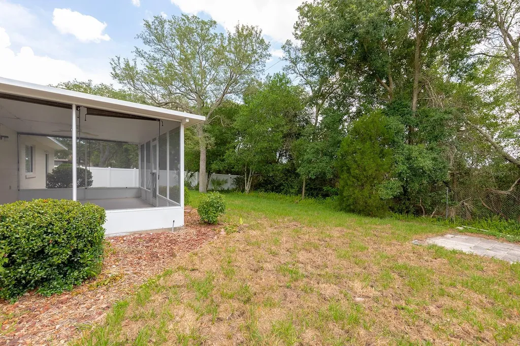 2076 S Parkton Drive Deltona FL 32725