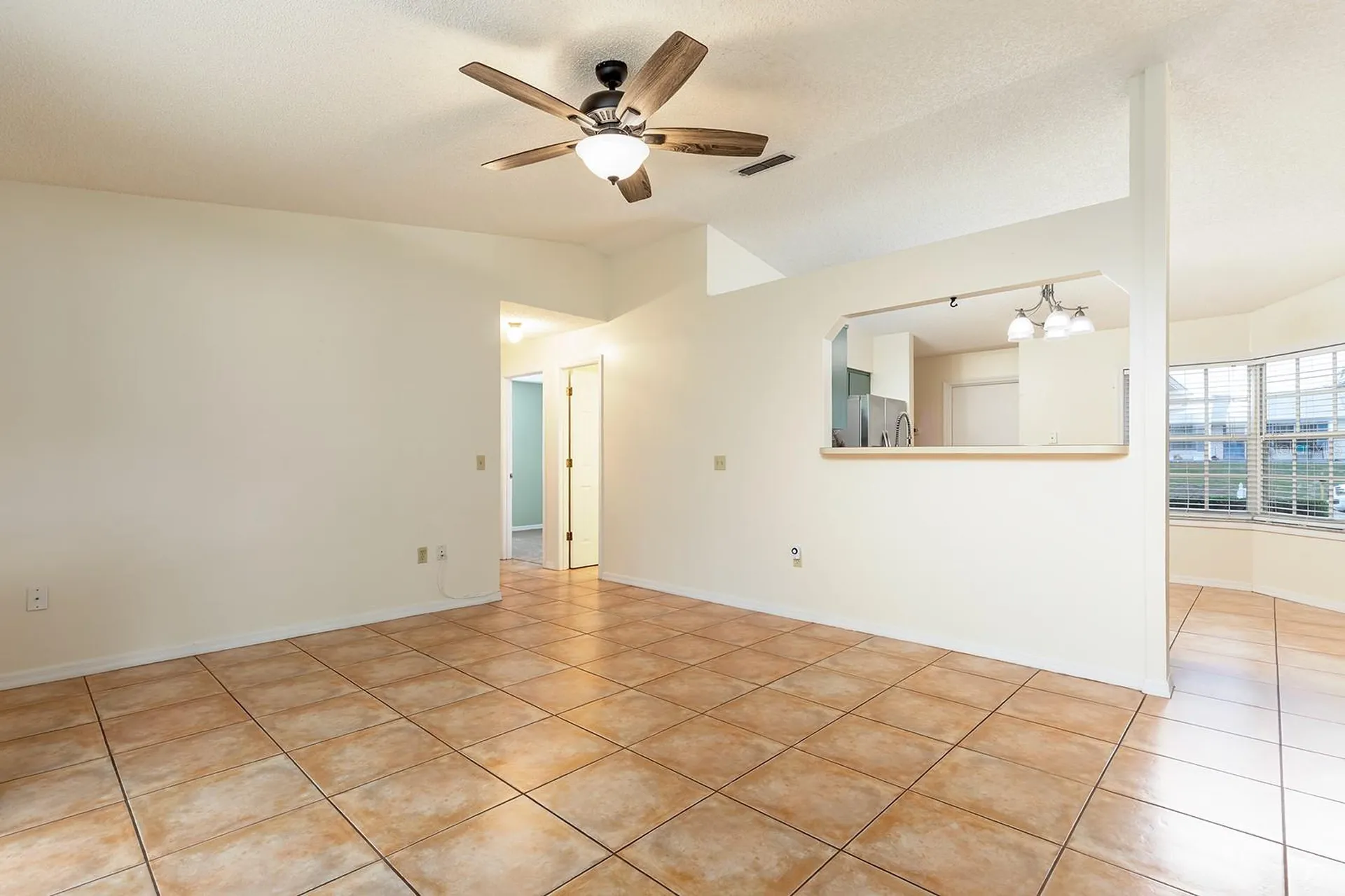 2076 S Parkton Drive Deltona FL 32725
