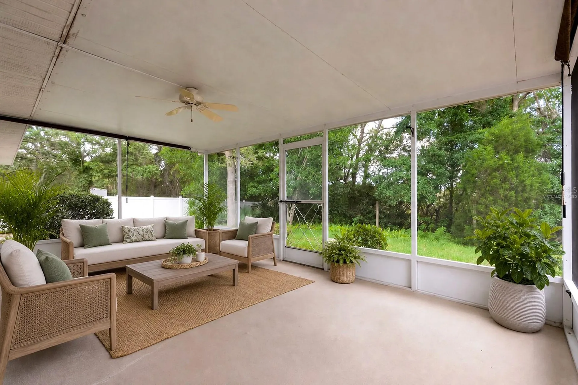 2076 S Parkton Drive Deltona FL 32725