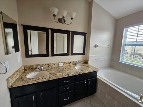 2927 Pointeview Drive Tampa FL 33611