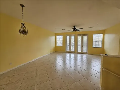 2927 Pointeview Drive Tampa FL 33611