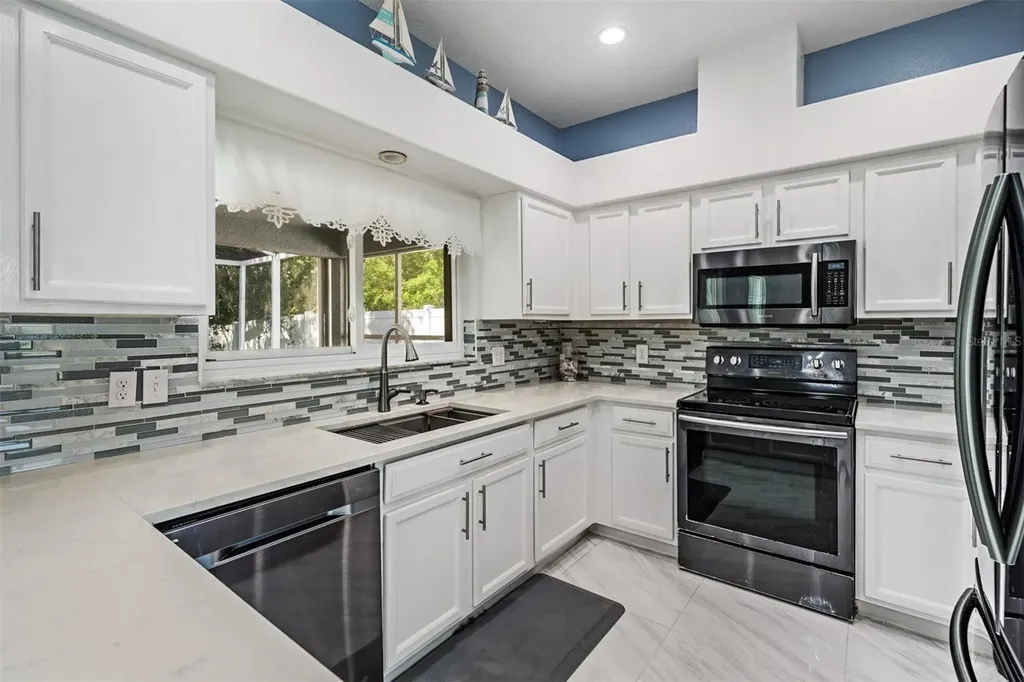 380 Rosalind Lane Oldsmar FL 34677