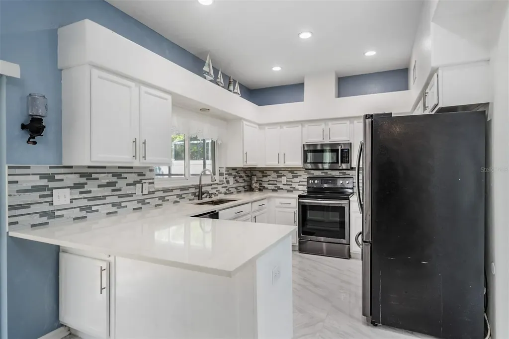 380 Rosalind Lane Oldsmar FL 34677