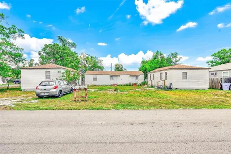 3257 57th Avenue N St Petersburg FL 33714